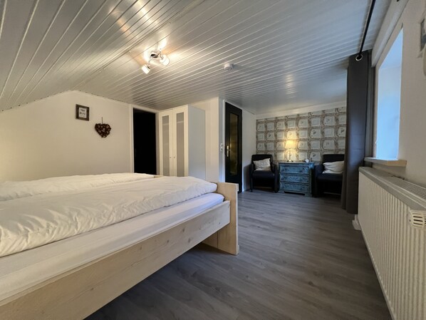 4 Schlafzimmer, Bügeleisen/Bügelbrett, Reisekinderbett, kostenloses WLAN