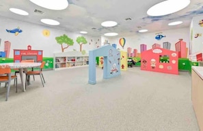 Departamento, 1 habitación, con acceso para personas discapacitadas, balcón | Área infantil