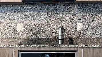 Apartment, 1 Bedroom, Accessible, Balcony | Private kitchen