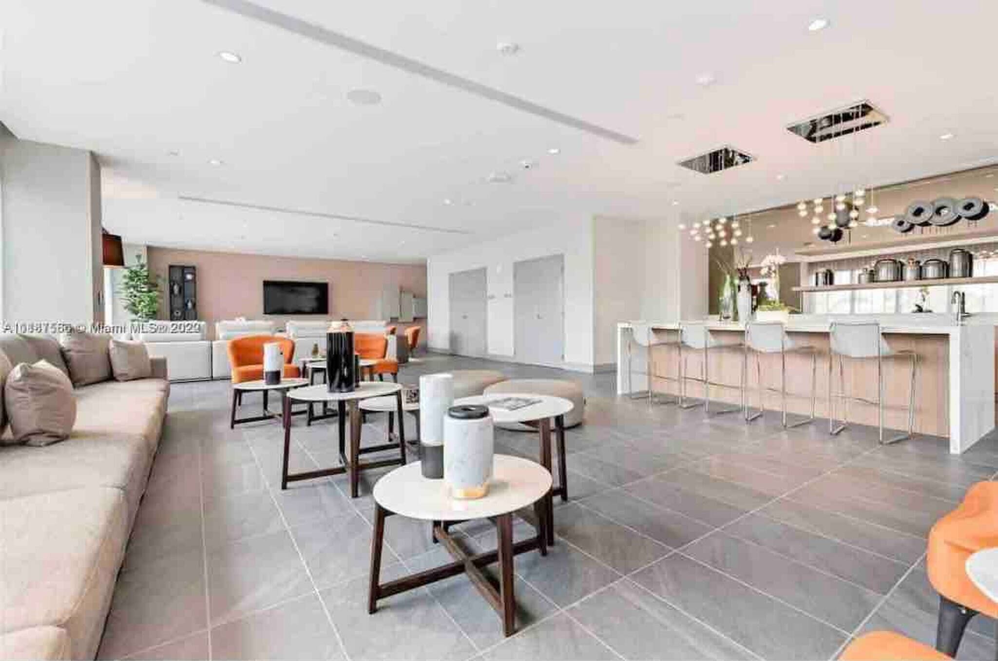 Apartment, 1 Bedroom, Accessible, Balcony | Living area