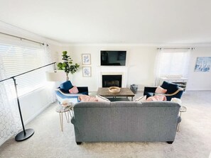 TV, offices - Las Palmas Resort #201 | All-Inclusive Amenities (Saint George)