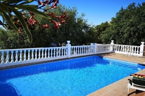 Pool - House near a sandy beach with stunning views over the bay of Roses, sleeps 4 (Roses)