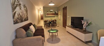 Lovely Holiday Home next to bus terminus
