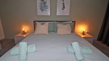 3 soverom, strykejern/-brett, reiseseng for barn og wi-fi (inkludert)