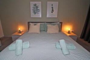 3 chambres, fer et planche à repasser, lit parapluie, Wi-Fi gratuit