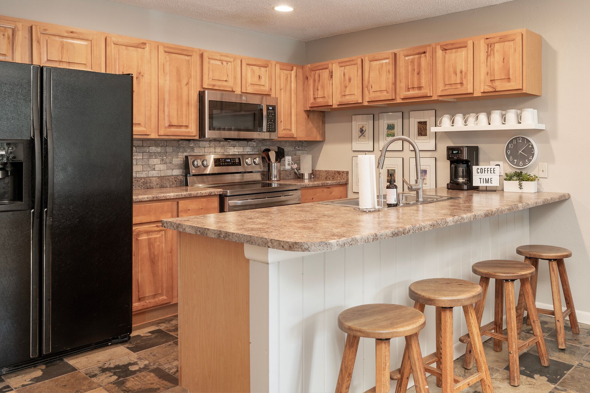 冰箱、微波炉、烤箱、炉灶