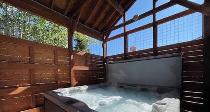Silvercrest A101 - New Hot Tub, Multiple Balconies - Versatile Rental