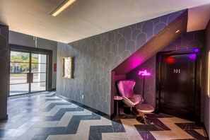 Interior - The Bella 102 | Hip-Hop Vibes & King Comfort (Biloxi)