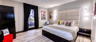 The Bella 102 | Hip-Hop Vibes & King Comfort