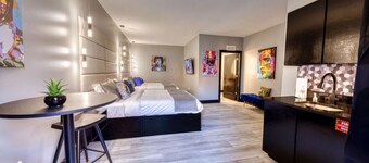 The Bella`s String Kings Suite, King Bed, Sleeps 2, Private Balcony