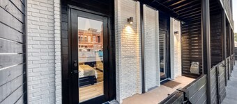 The Bella`s Rocker`s Rhapsody Suite, Sleeps 4, 2 Queens, Private Patio