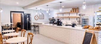 The Bella`s Abbey Road Suite, Sleeps 2, Private Balcony