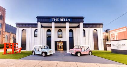 The Bella's Sneaker Dreamzzz Suite, Sleeps 2, Private Balcony