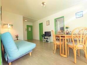 Dining - T2 Tout Confort Avec Balcon (La Rochelle)