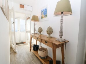 Interior - Llwyn Onn (Pwllheli)