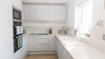 Fridge, dishwasher, electric kettle, toaster