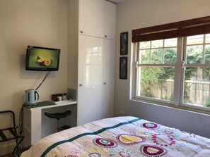 3 habitaciones, tabla de planchar con plancha, wifi y ropa de cama 
