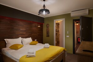 Deluxe Double Room, Courtyard View