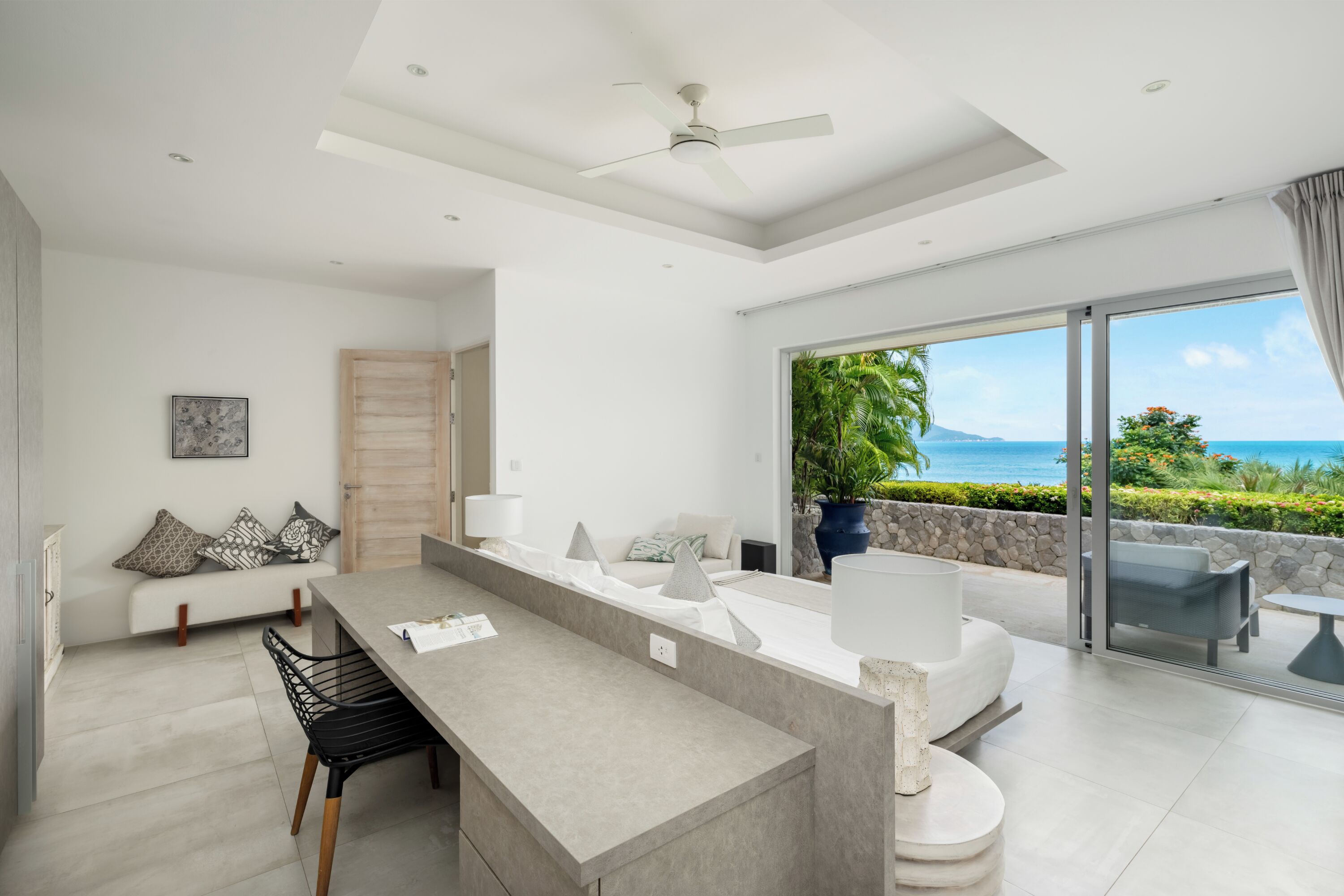 5 bedrooms, in-room safe, desk, laptop workspace