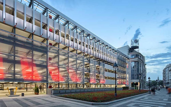 Self-parking (surcharge) 15 per day - Hotel Marshal (Belgrade)