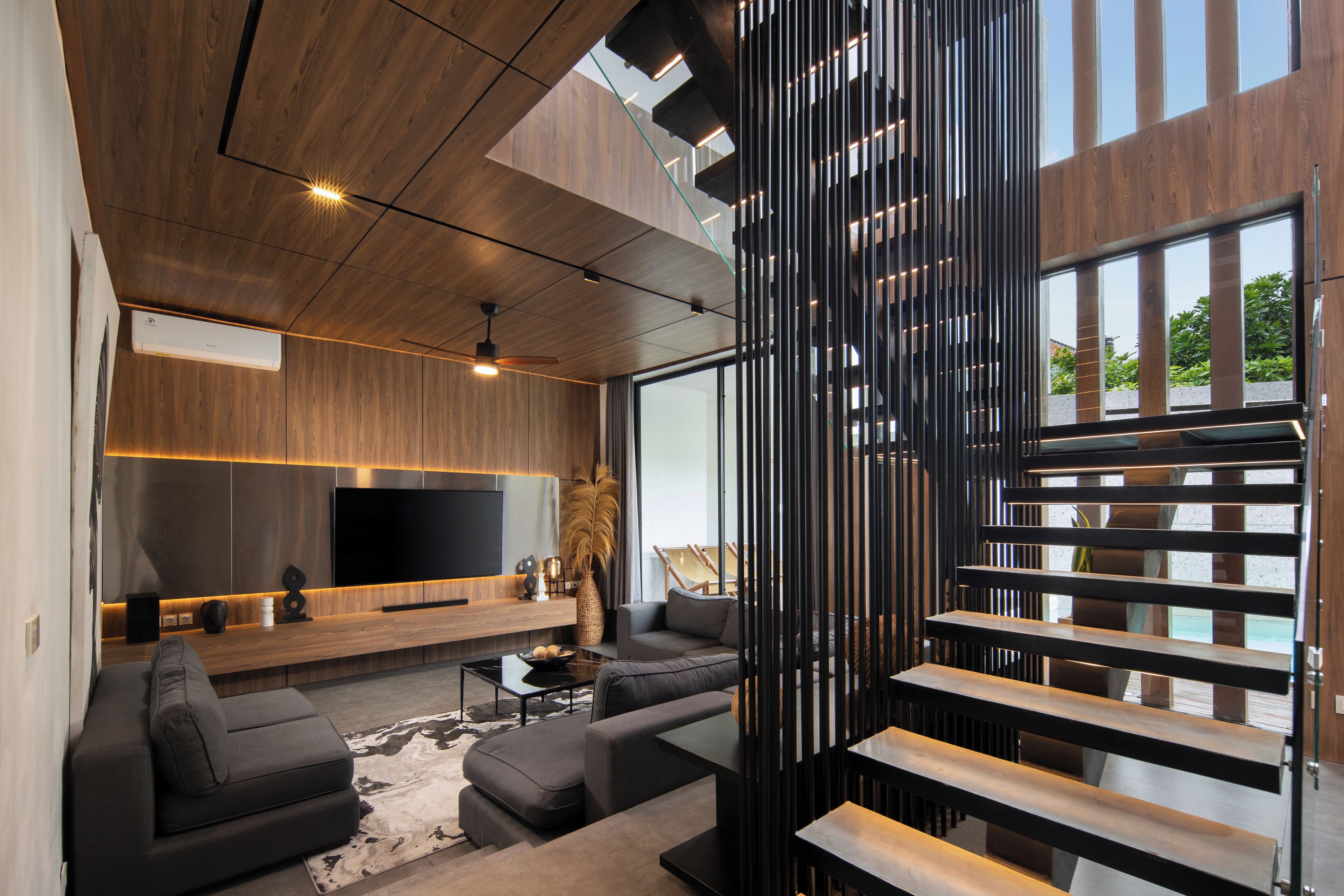 Biệt thự Presidential, 2 phòng ngủ, hồ bơi riêng | Phòng khách | Smart TV 32-inch có truyền hình kỹ thuật số, Netflix, dịch vụ stream 