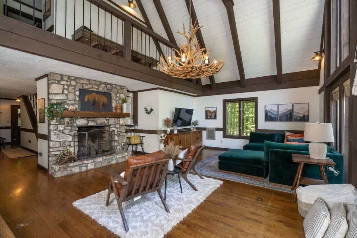 Smart TV, fireplace, video games, table tennis