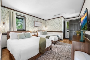 4 chambres, fer et planche à repasser, lit de bébé portatif