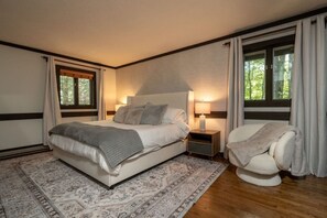 4 Schlafzimmer, Schreibtisch, Bügeleisen/Bügelbrett, Reisekinderbett