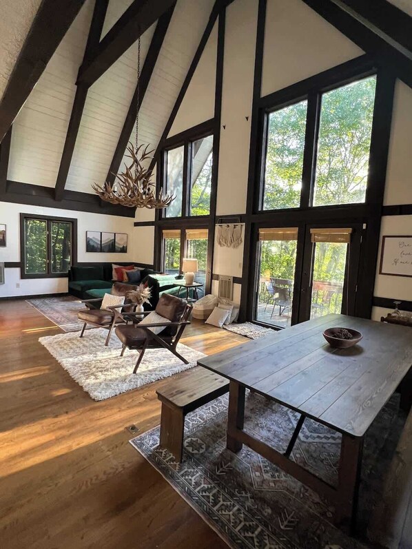 Smart TV, fireplace, video games, ping pong