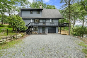 Exterior - NEW Renovated Family Friendly 4BR Mountain Retreat with Game Room, Hot Tub and Fire Pit, Sleeps 13 (Beech Mountain)