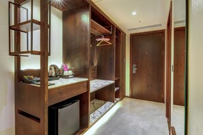 1 bedroom, minibar, in-room safe, desk
