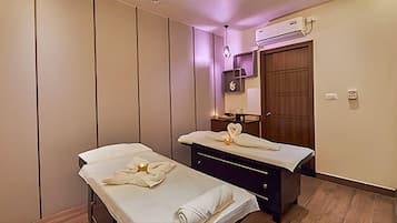 Ångbastu, kroppsbehandlingar, djupmassage och kroppsinpackningar