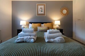 Apartment, 5 Bedrooms, Hot Tub | 5 bedrooms