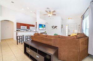 Smart-TV, Tischfußball, Computerbildschirme