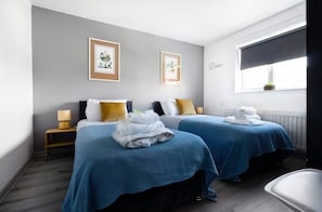 Maison, 4 chambres, bain à remous