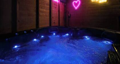 Get Away Home With Hot Tub Sleeps 7