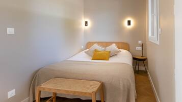 30 slaapkamers, een strijkplank/strijkijzer, reisbedje, gratis wifi