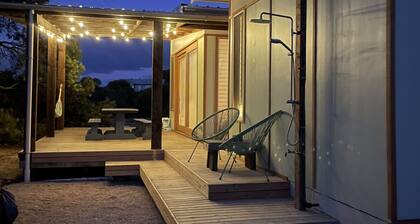 Alloca Beach Shack - Contemporary take on a 1950's beach shack