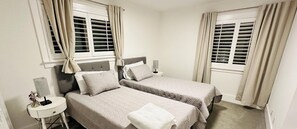5 bedrooms, desk, iron/ironing board, travel cot