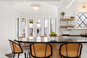 Dining - The Gatsby - Sleeps 22 & Heated Pool, Spa, Mini Golf (San Antonio)