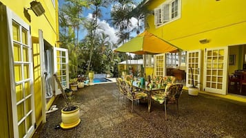 Villa | Outdoor dining