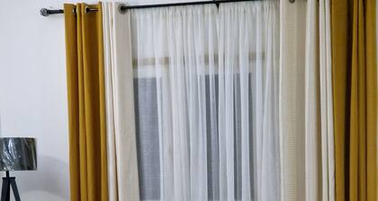 Family friendly place not far from airport and close to main shops and bank