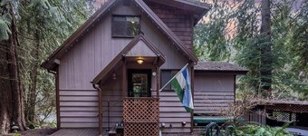 Chase’s River Cabin • Over River Deck • Hot Tub