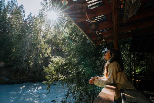 Chase’s River Cabin • Over River Deck • Hot Tub