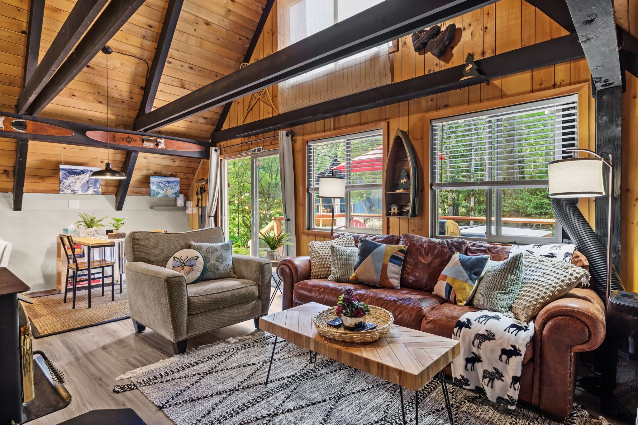 电视、壁炉、办公室