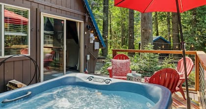 Retro A-Frame • Hot Tub • Firepit • Stevens Pass