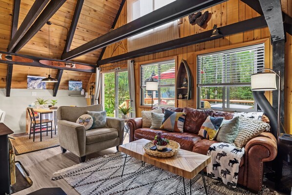 TV, fireplace, offices