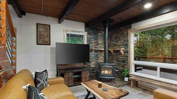 Fernseher, Kamin, Arbeitsbereiche