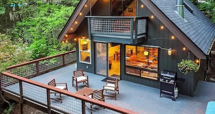 Bellingham A-Frame - Hot tub - Fireplace - Firepit