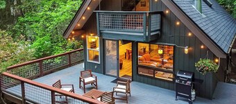 Bellingham A-Frame • Hot Tub • Firepit • Fireplace